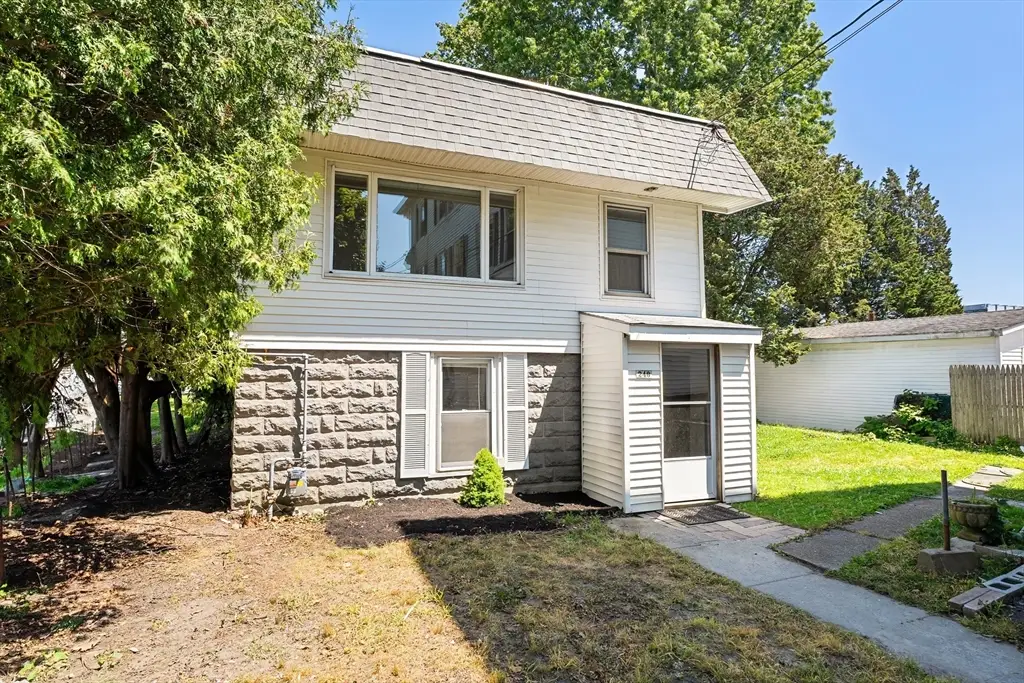 240 Montaup Street, Fall River, MA 02724 - #1