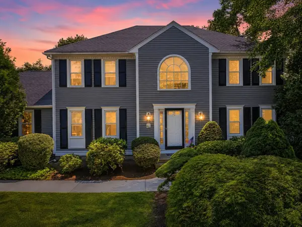 41 Lamplighter Dr, Shrewsbury, MA 01545