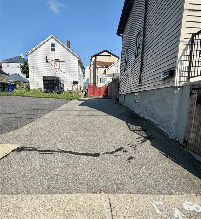100 Melville St, Fall River, MA 02724 - #2