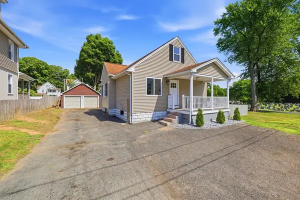 16 Park Pl, East Longmeadow, MA 01028