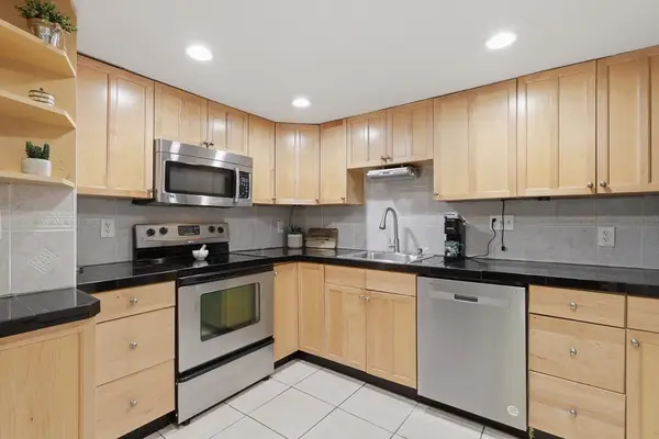 10 Hazelwood Ave #2, Dracut, MA 01826