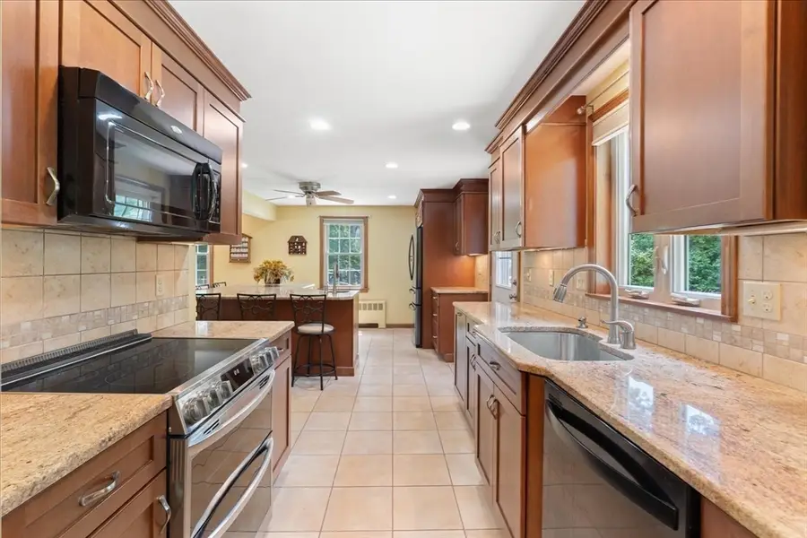 23 Meadow Brook Rd, Raynham, MA 02767 - #3
