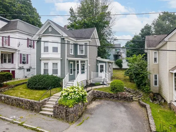 35 Nineteenth Street, Lowell, MA 01850