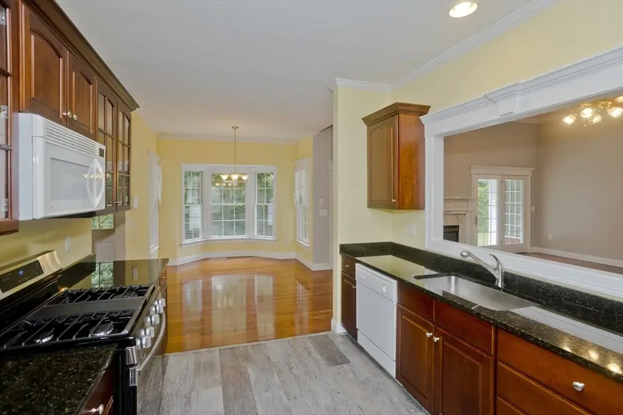 15 Avalon Place, Feeding Hills, MA 01030 - #2