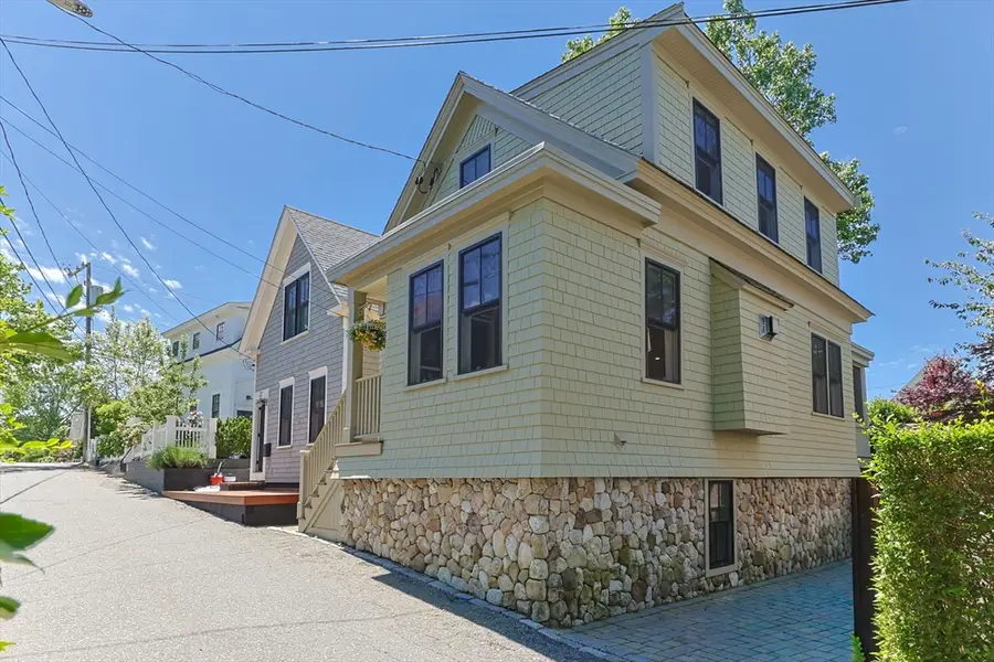 24 Cottage St, Provincetown, MA 02657 - #2