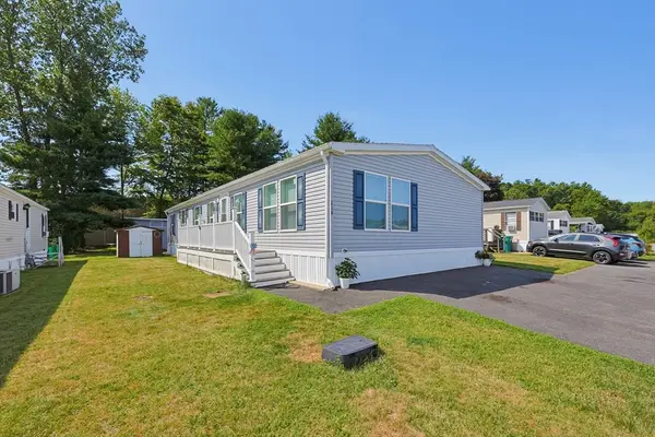 250 Mansfield Ave #114, Norton, MA 02766
