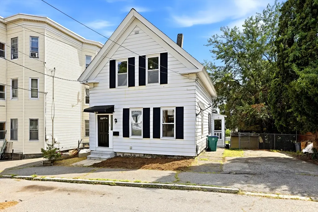 46 Arlington St, Lowell, MA 01854 - #1