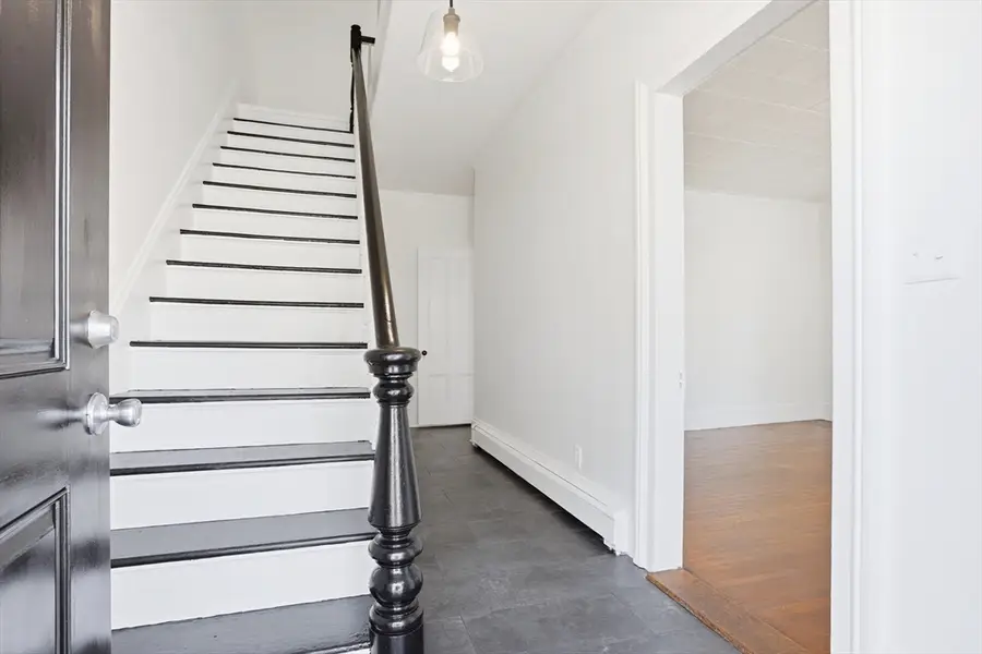 46 Arlington St, Lowell, MA 01854 - #3