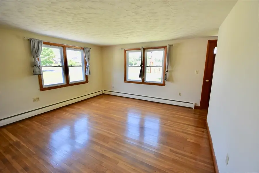 118 Blaine Ave, East Brookfield, MA 01515 - #2