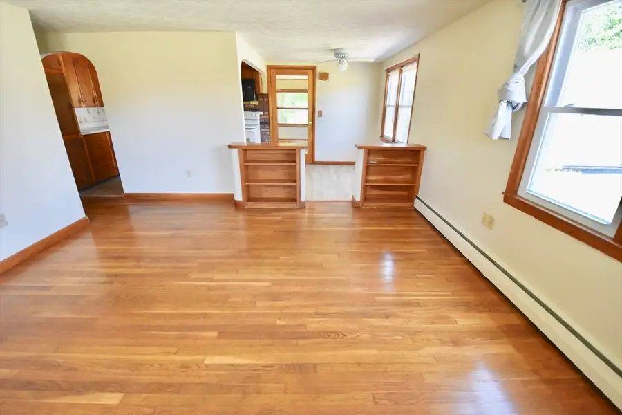 118 Blaine Ave, East Brookfield, MA 01515 - #3