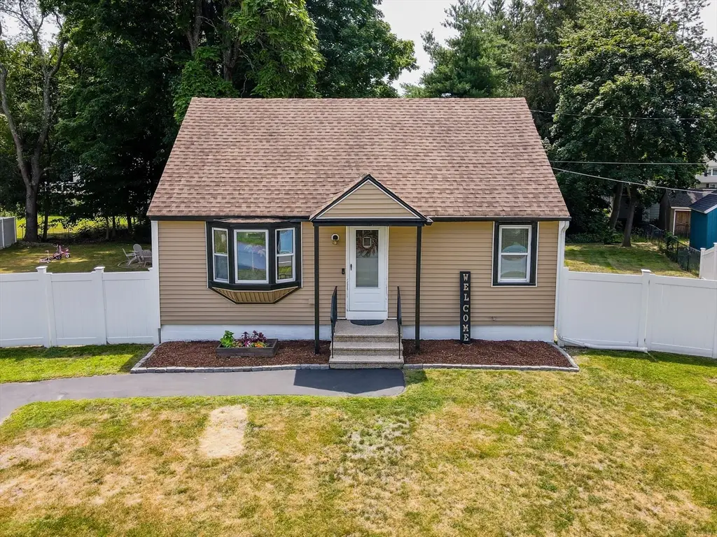 103 Fox Ave, Dracut, MA 01826 - #1