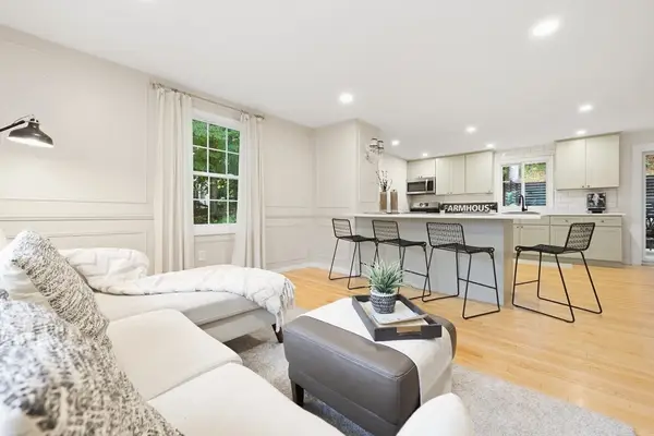 334 Rogers St, Lowell, MA 01852