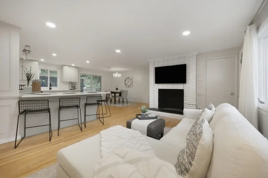 334 Rogers St, Lowell, MA 01852 - #2