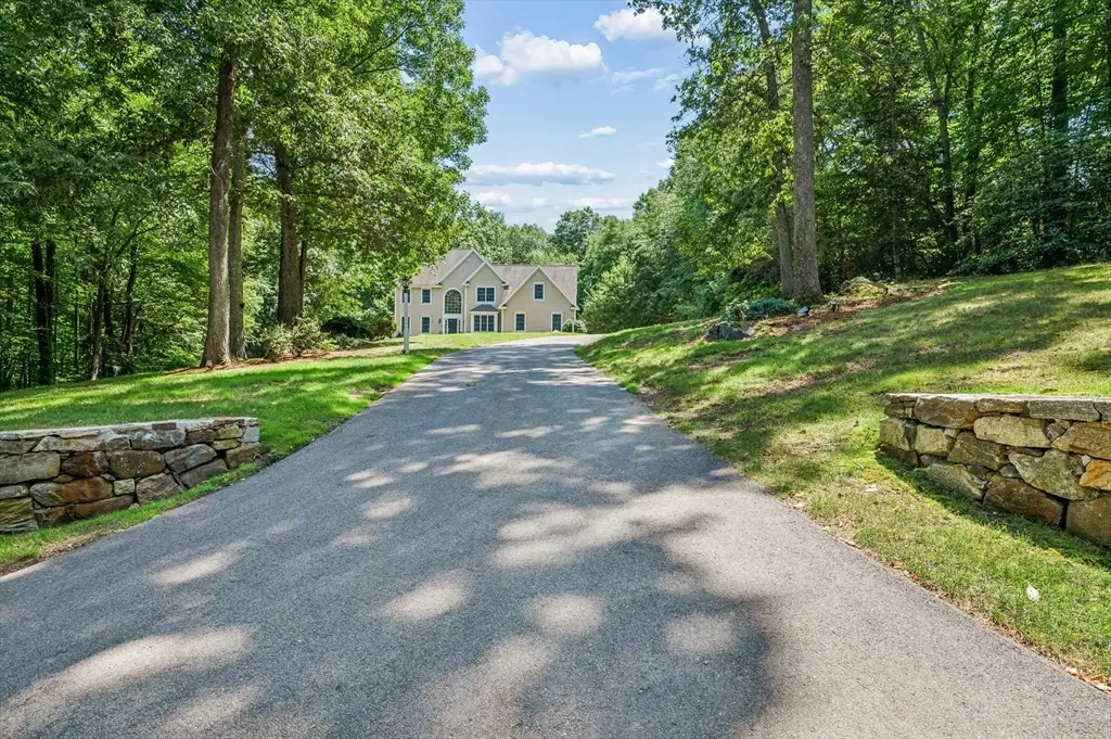 10 Burnett Road, Southborough, MA 01772 - #1