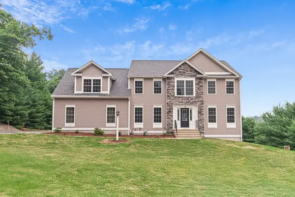 14 Longbrook Dr, Cumberland, RI 02864
