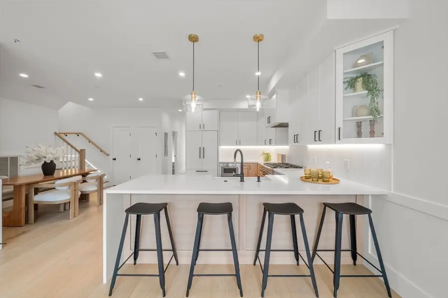 136 West 8th #3, Boston, MA 02127 - #3