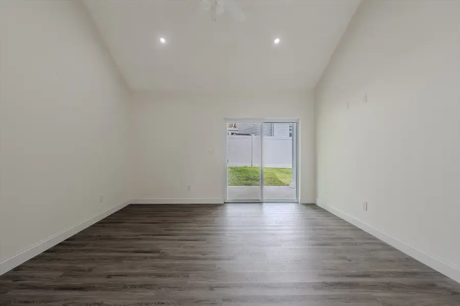 109 Navy Yard Rd, Dracut, MA 01826 - #2