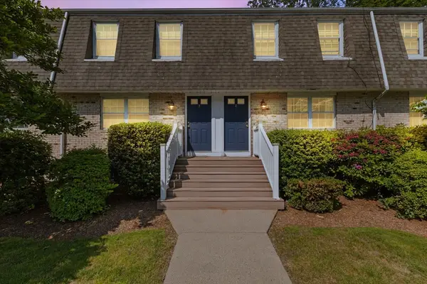 112 Cocasset St #3, Foxboro, MA 02035