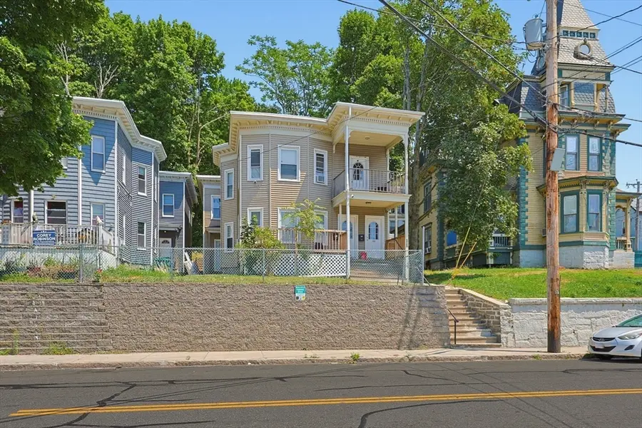 707 Bridge St, Lowell, MA 01850 - #2