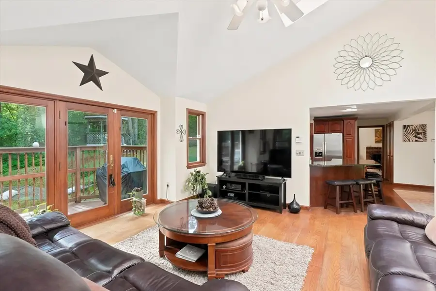 11 Marlboro Rd, Georgetown, MA 01833 - #3