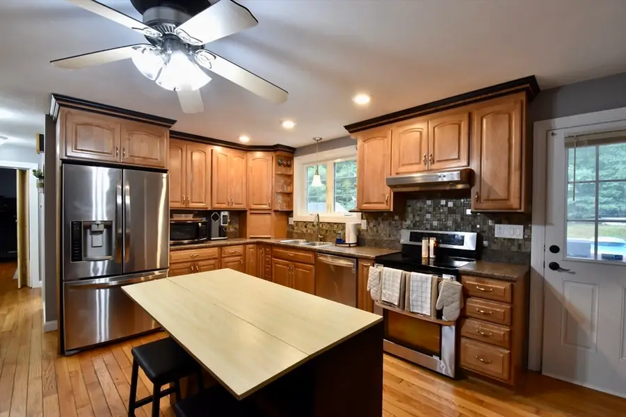 5 White Birch Dr, West Brookfield, MA 01585 - #2