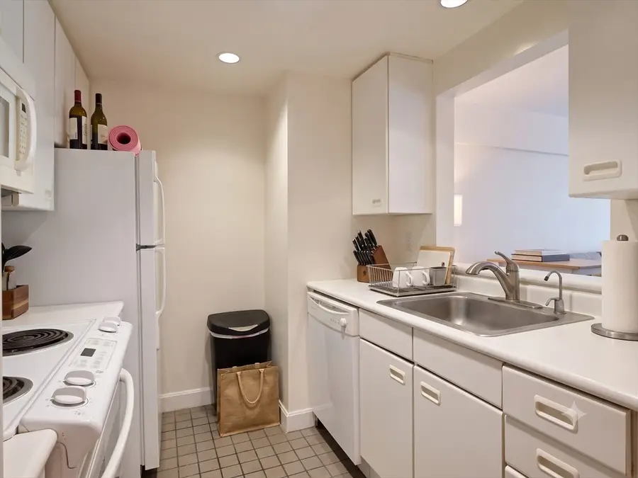 931 Massachusetts Ave #303, Cambridge, MA 02139 - #3