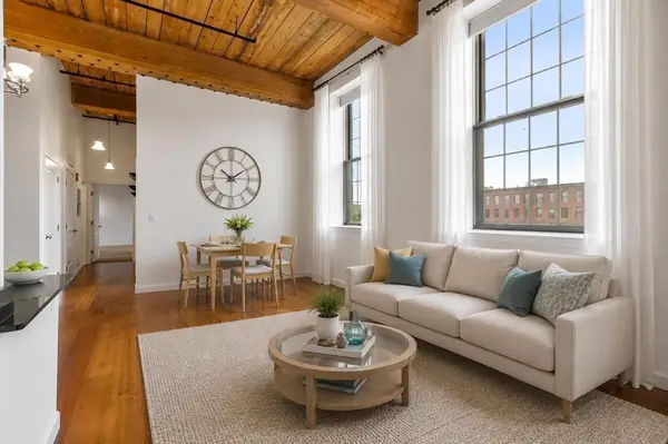 52 Lawrence Drive #515, Lowell, MA 01854
