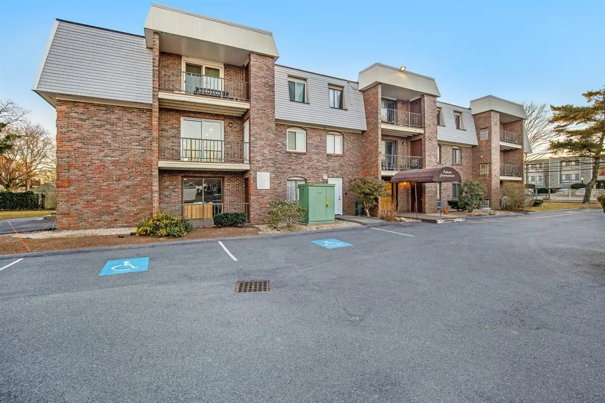 15 Oak Neck Rd #11, Hyannis, MA 02601 - #1