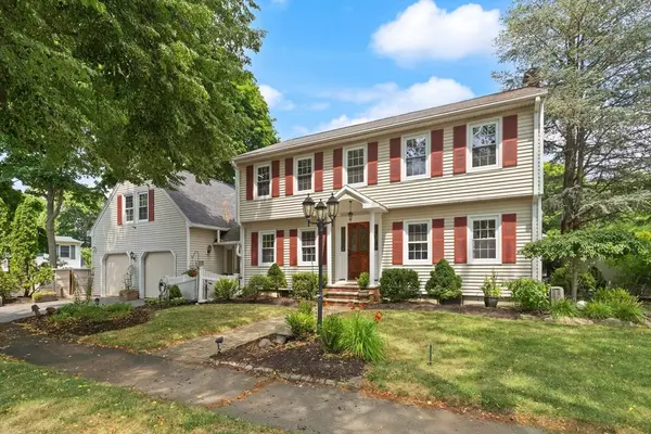 4 Berrywood Ln, Beverly, MA 01915