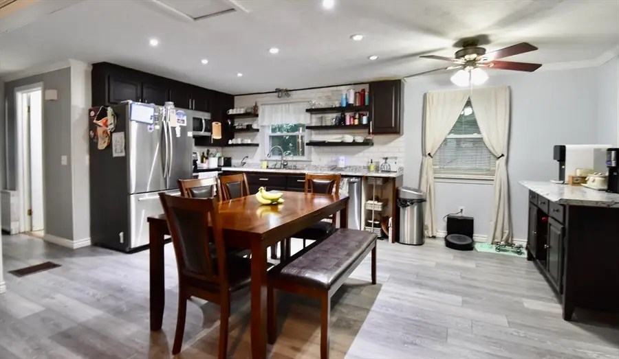 9 Maid Marion St, Oxford, MA 01540 - #2