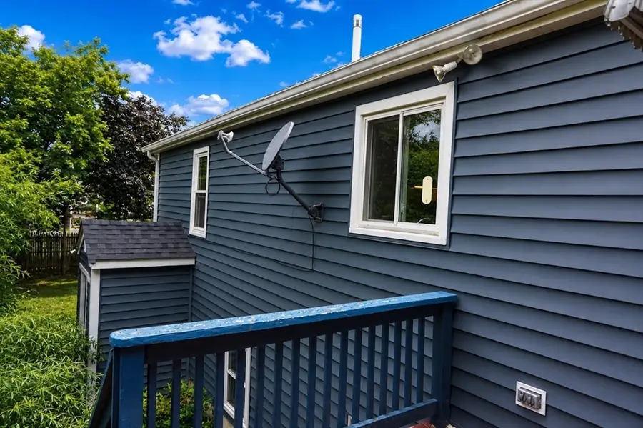 24 Oconnor St, East Taunton, MA 02718 - #3