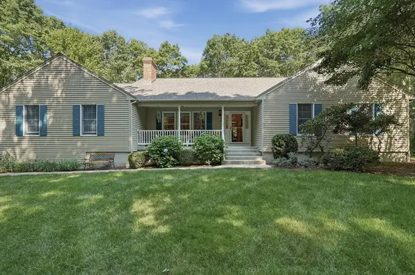 18 Allens Ln, Rehoboth, MA 02769