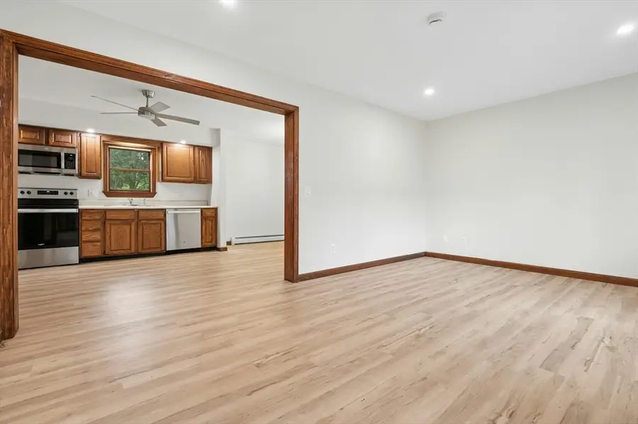 46 Middlesex Rd, Tyngsborough, MA 01879 - #3