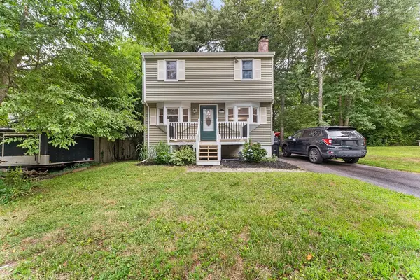 93 Annawon Dr, Halifax, MA 02338