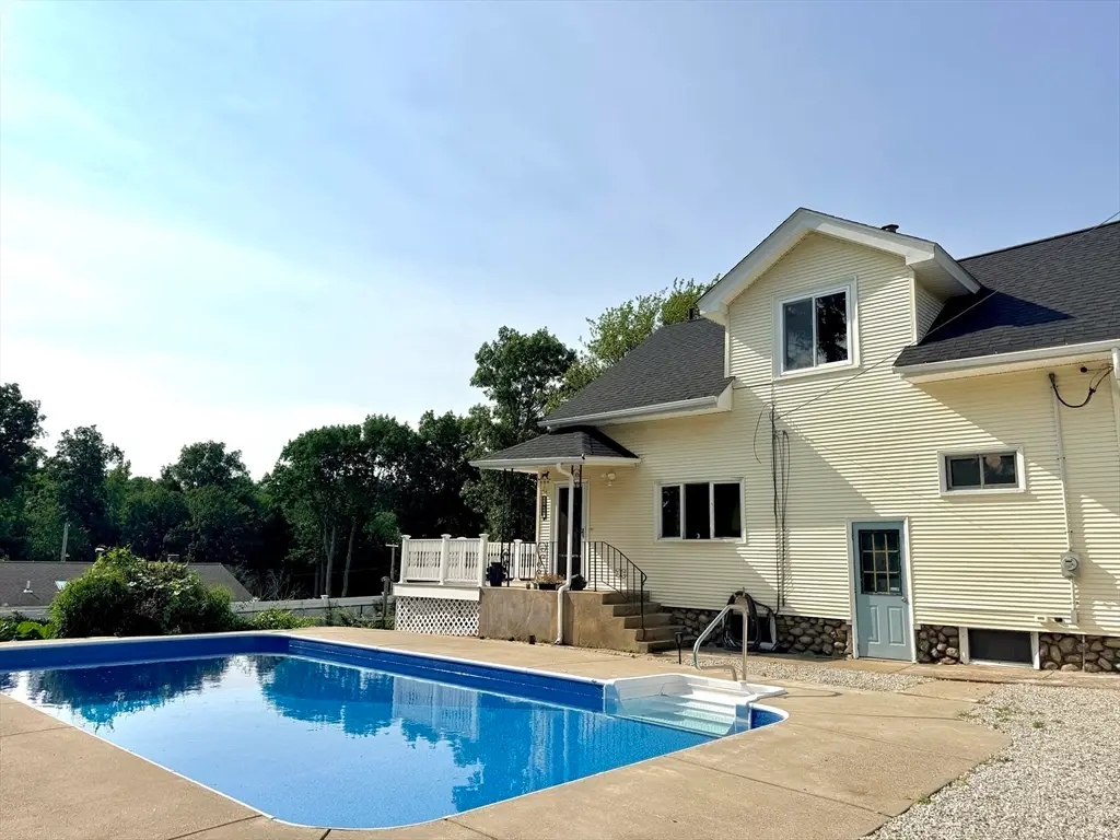 22 Pelican Ave, Worcester, MA 01605 - #1