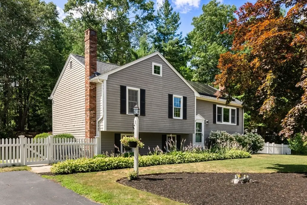 86 Maplewood Dr, Hanover, MA 02339 - #1
