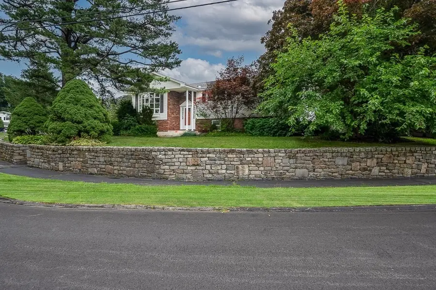 36 Roman Dr, Shrewsbury, MA 01545 - #2