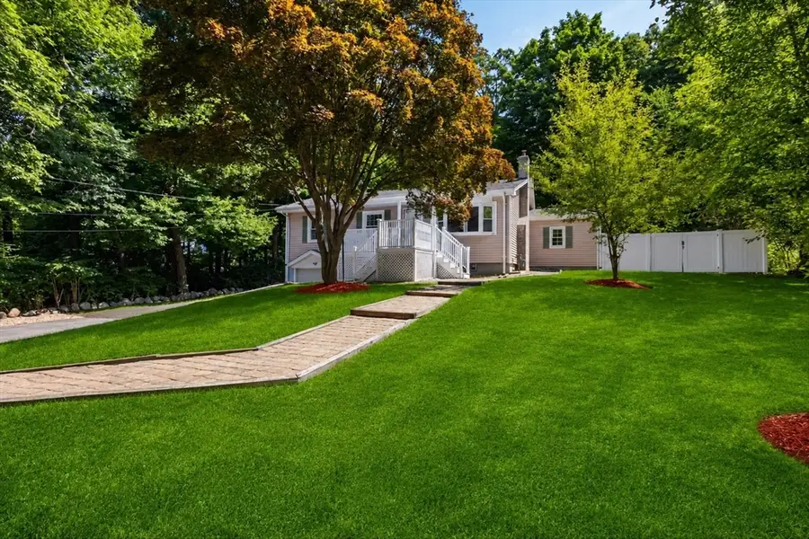 5 Grove St, Plainville, MA 02762 - #2