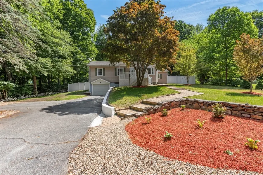 5 Grove St, Plainville, MA 02762 - #3