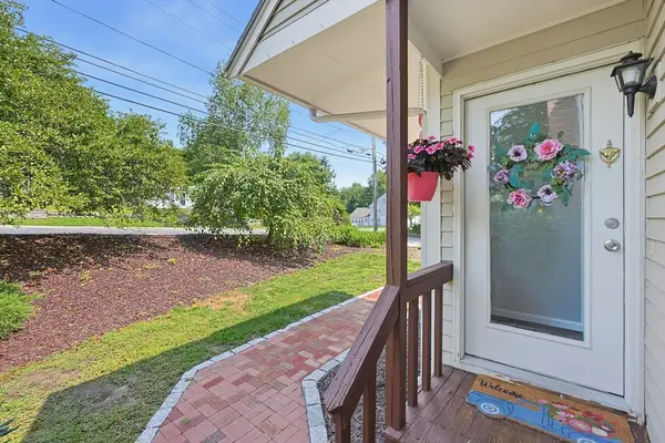 1 Strathmore Shire Dr #A, Uxbridge, MA 01569