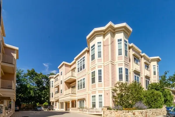 69 Bolton Street #101, Cambridge, MA 02140