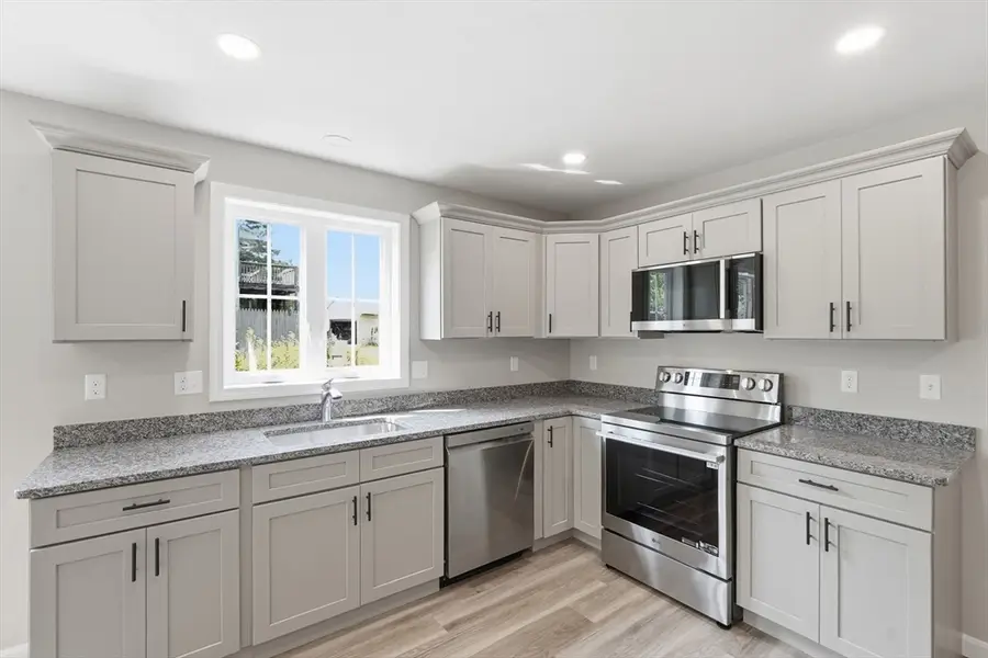 71 Pine St #A, Warren, MA 01083 - #3