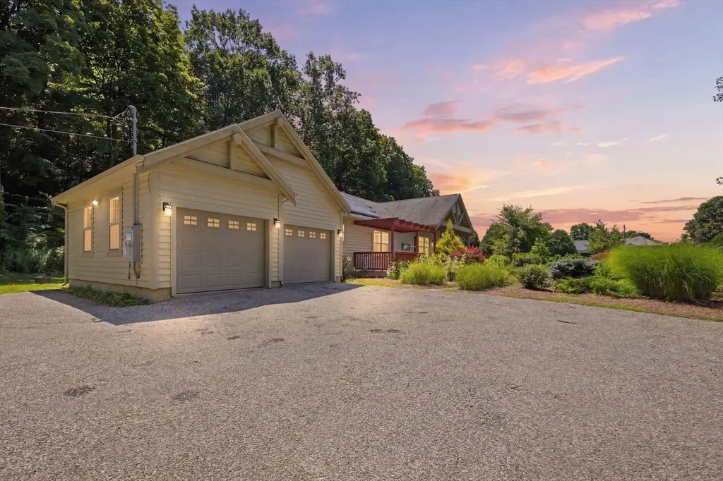 250 N Main St, Sunderland, MA 01375 - #1