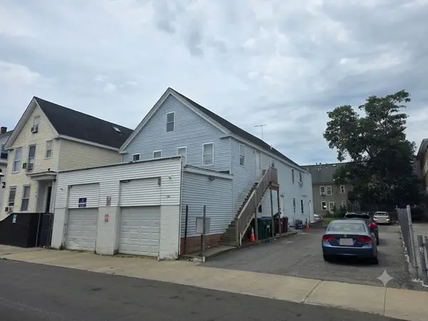 168 Suffolk St, Lowell, MA 01854