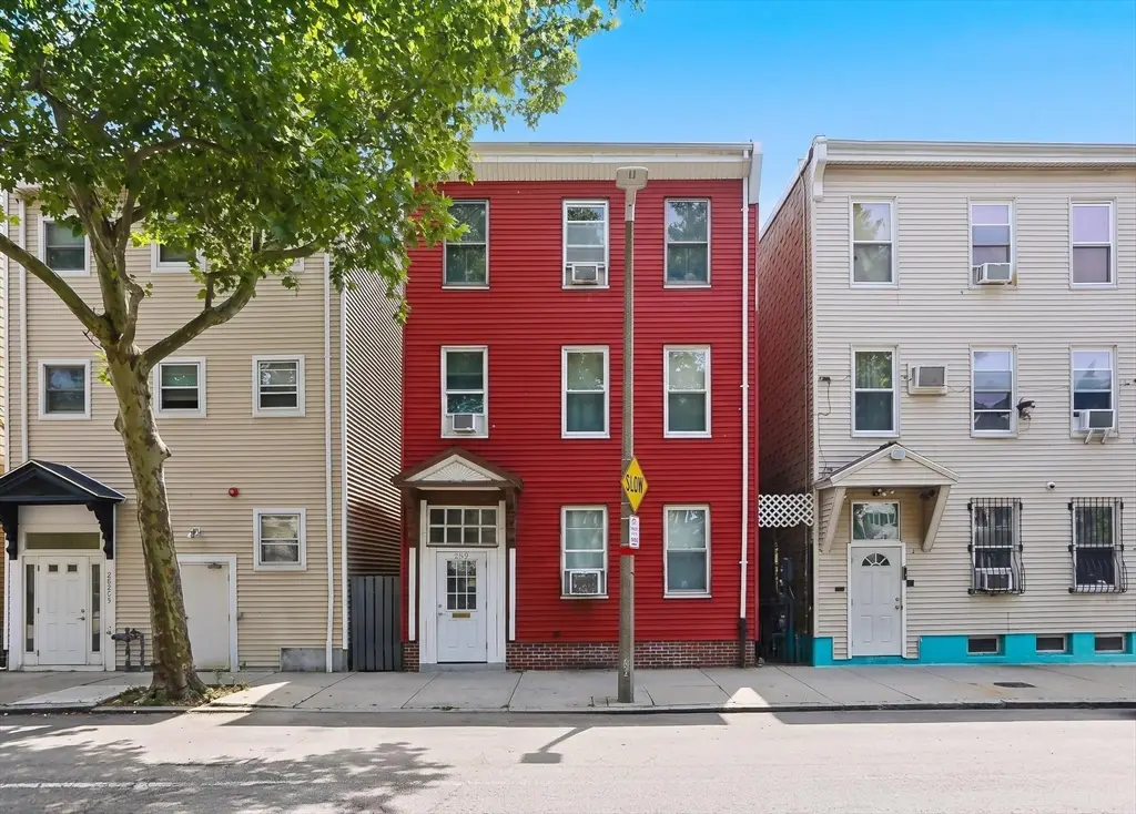 259 Chelsea St, Boston, MA 02128 - #1