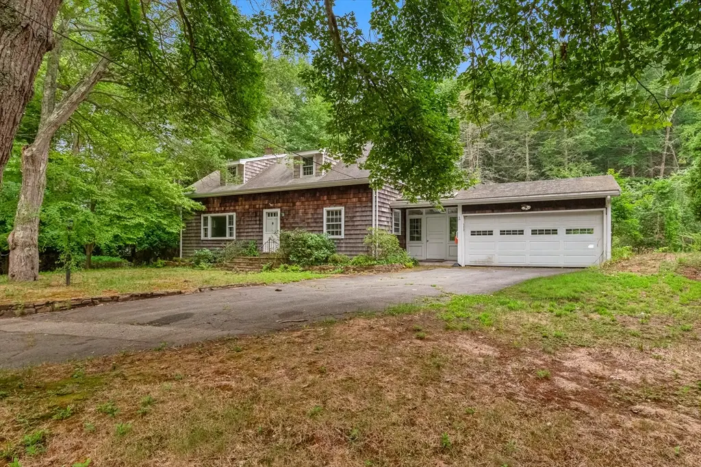 166 Pine St, Manchester, MA 01944 - #1