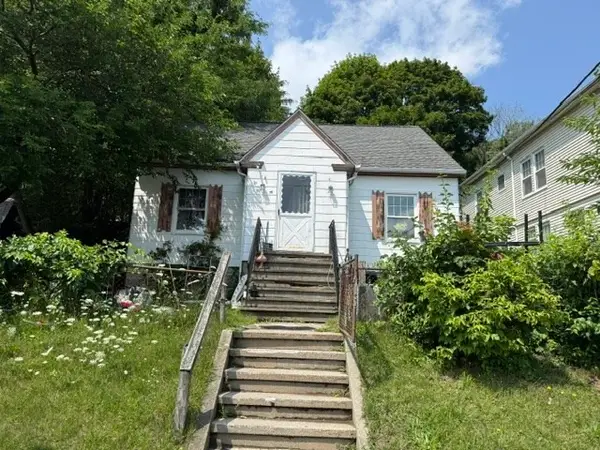 26 Carlstad St, Worcester, MA 01607