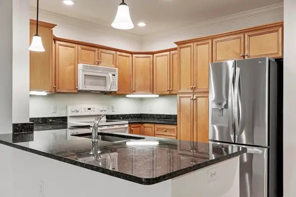 1313 Emerald Ct #1313, Tewksbury, MA 01876
