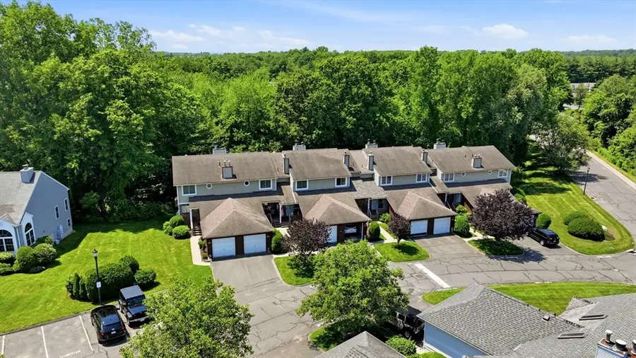 204 Brookfield Ln #204, Agawam, MA 01001 - #3
