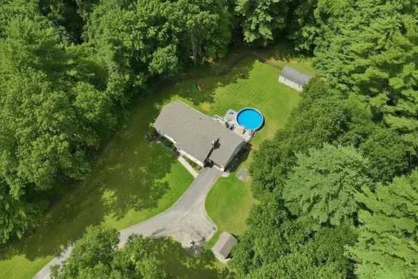 178 County Rd, Southampton, MA 01073